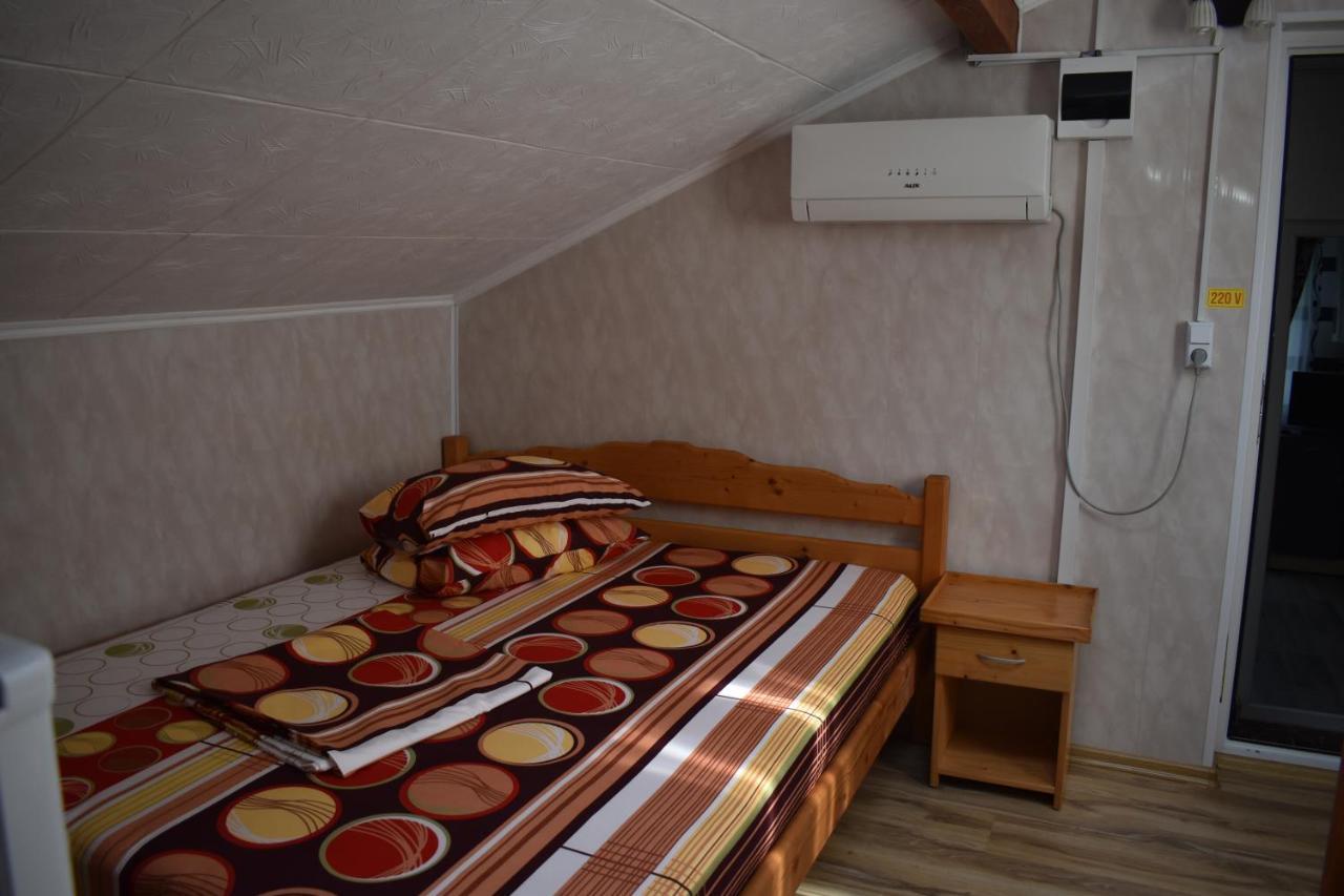 Vila Maricris Тузла Екстериор снимка